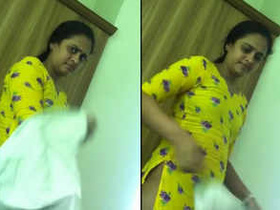 Desi girl secretly records her roommate and sends it to her boyfriend