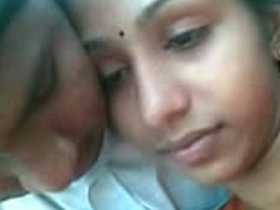 Mallu BF's failed attempt to kiss his girlfriend while on the beach