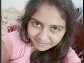 Desi cutie captures her own video for her boyfriend