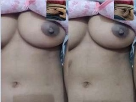 Indian girl bares her body on video call to her lover