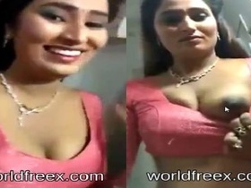 Watch Tamil girls get naughty with chess and sexy poo in Villake video