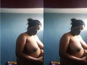 Tamil wife performs seductive tango in front of camera