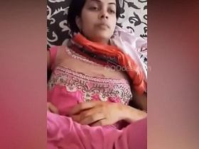 Desi secretary leaks sex tape with boss