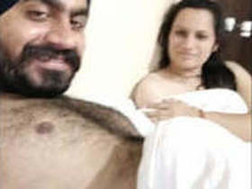 Punjabi couple indulges in hotel room sex with audio