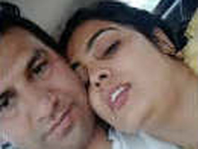 Pakistani couple gets naughty in the car