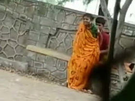Desi bhabhi gets caught in the act on the street