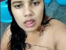 Horny Indian girl pleasures herself with her hands in video