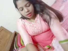 Randi, a local girl from Delhi, gets wild in a hotel room