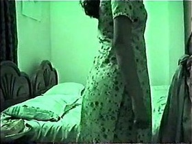 Pakistani newlyweds enjoy a steamy motel romp