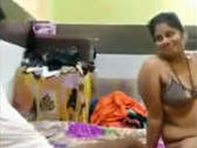 Indian maid gives an amazing blowjob to her boss's son