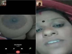 Indian bhabhi flaunts her breasts