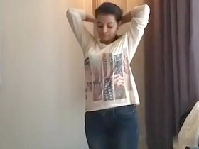 Desi Indian girl flaunts her curves in a sexy video