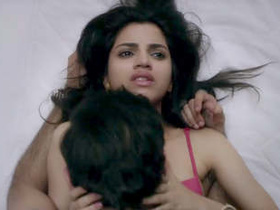 Indian beauty seduces her partner with sensual moves