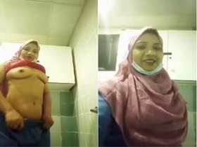 Bangla magicians display their breasts in public