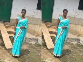 Horny bhabhi records her masturbation for her lover
