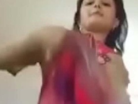 Cute Indian girl takes nude selfies in video
