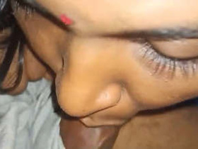 Indian wife gives a mind-blowing blowjob in Tamil video