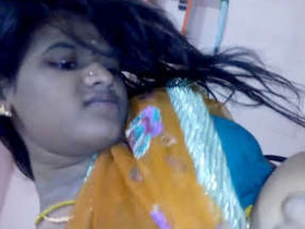 Indian bhabhi in saree gets naughty
