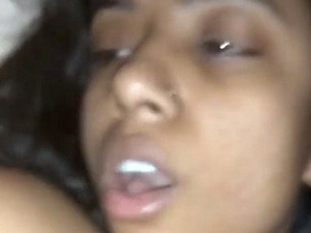 Desi bhabhi pleasures herself in a hot video