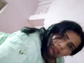 Rustic Indian bhabhi takes control and rides in this hot video