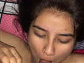 Desi girl takes it deep down her throat in hardcore video