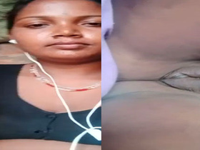 Tribal beauty flaunts her naked body and pussy in MMS