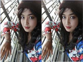 Exclusive video of a sexy Indian girl exposing her breasts in part 1