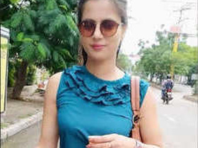 Watch the hottest Indian girls in action in these video clips