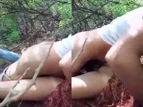Desi girl gets fucked in the jungle