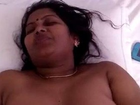 Desi sex tube: Indian aunt begs you to stop