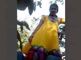 Desi couple enjoys sound sex in the forest