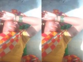 Exclusive video of Desi bhabhi bathing and having sex in dewar
