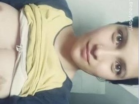 Solo girl from Kashmir bares it all in nude selfies