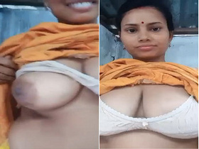 Desi bhabhi flaunts her massive breasts and pussy in exclusive video
