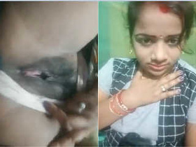 Bhabhi's exclusive video of her showing off her pussy