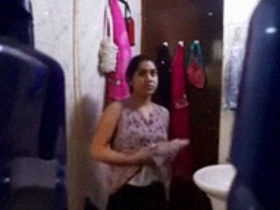 Hidden cam captures Indian bhabhi naked in bathroom