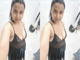 Desi wife's exclusive amateur blowjob and body shows part 3