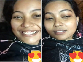 Amateur Indian girl flaunts her cute pussy