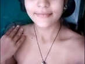 Indian girl takes nude selfies and shows off her body