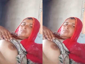 Horny Indian bhabhi's exclusive showcase of her big breasts and wet pussy