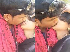 Kissing and foreplay in public: Indian couple's outdoor adventure