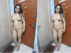 Desi wife gives an exclusive blowjob in exclusive video