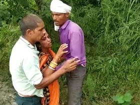 Desi Bihari randi gets fucked outdoors