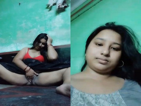 Sexy Bangla babe flaunts her pussy