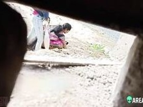 Desi girl in a sari gets excited about her MMC video