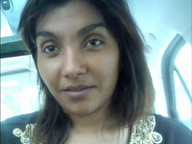 Indian girlfriend gets naughty in the back seat of a car