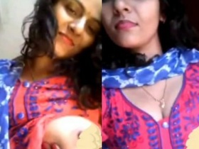 Stunning Bhabhi flaunts her ample bosom and sultry figure