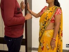 Clear voice and explicit action in Hindi video of Indian bhabhi
