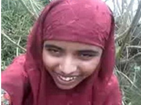 Indian girl gets fucked in the wild