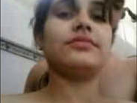 Indian hunk Rajveer Singh gets naughty in explicit video